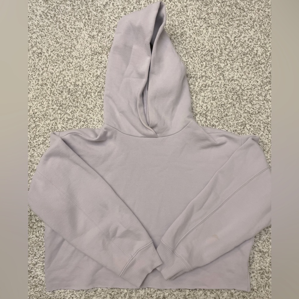 💜 Beautiful lavender cropped sweatshirt 💜